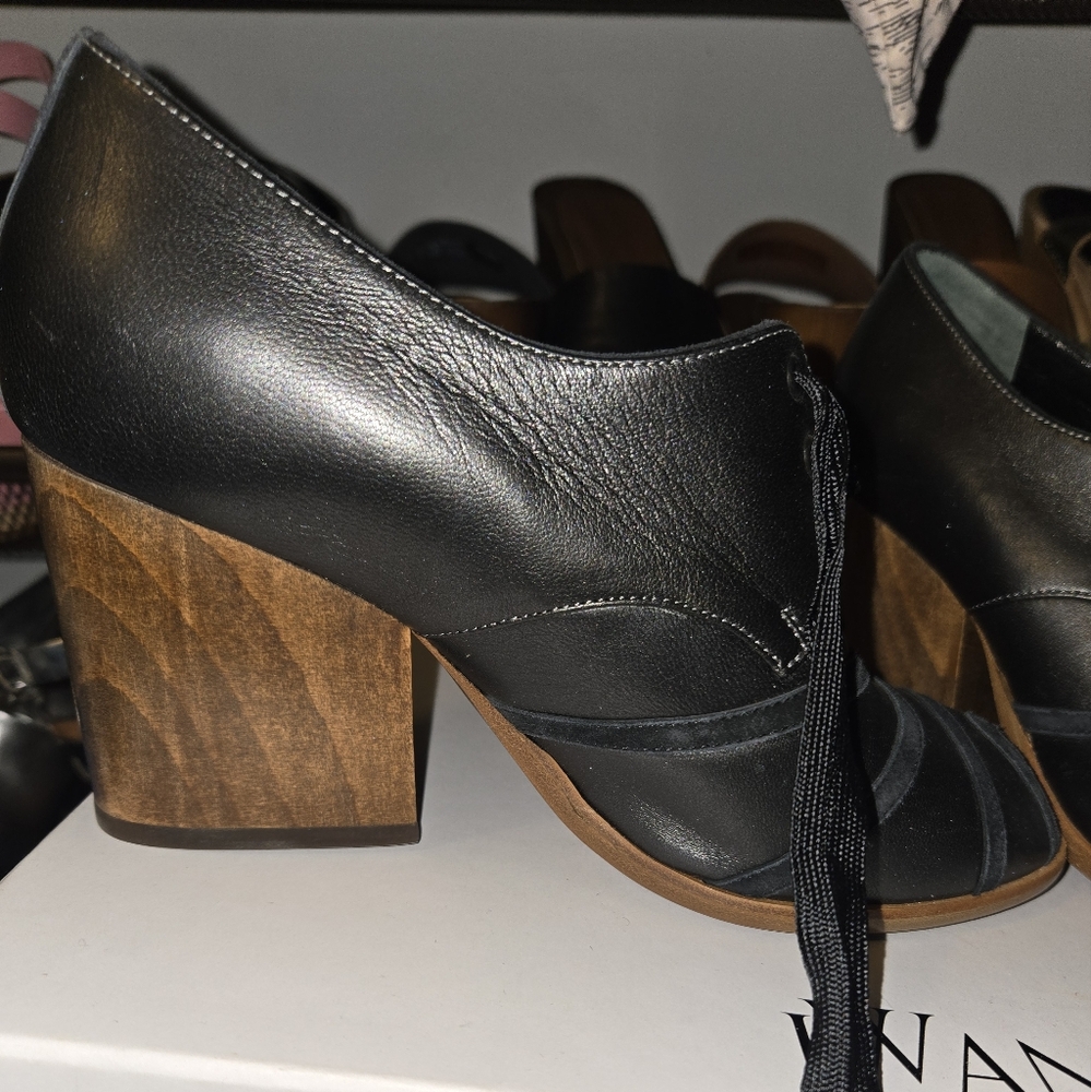 Black Leather Women's Shoes